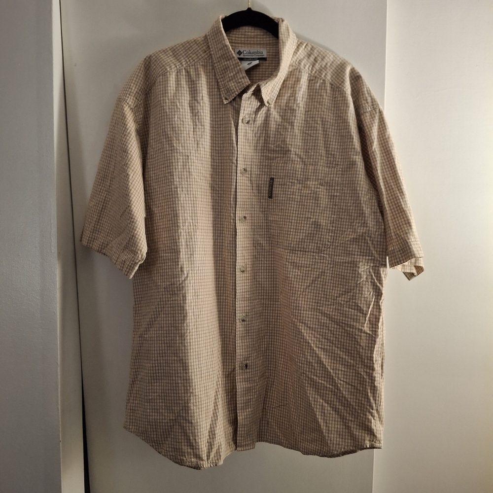 Columbia Men's Tan Plaid Button Down Short Sleeve Shirt